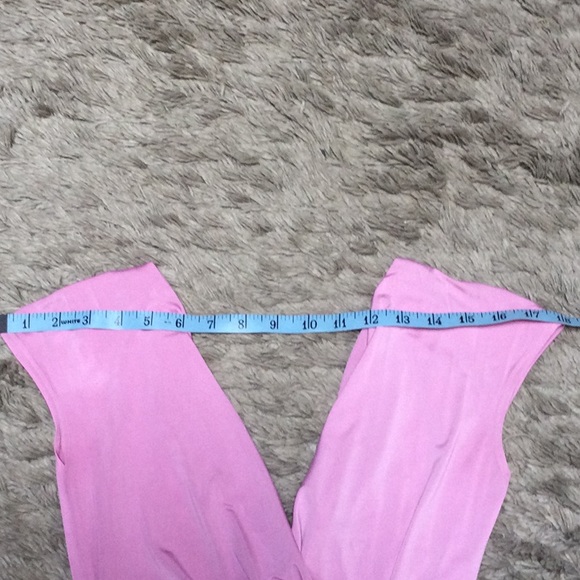 Sexy Deep V-neck and V-back sleeveless fitted top - Picture 6 of 8